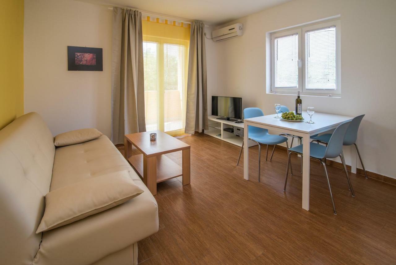 Apartments Sanjin Корнич Екстер'єр фото